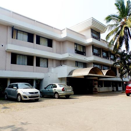 公路花园酒店 Kochi 外观 照片